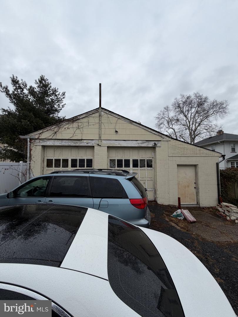Detached two-car garage at 6 N Brighton Ave before renovation