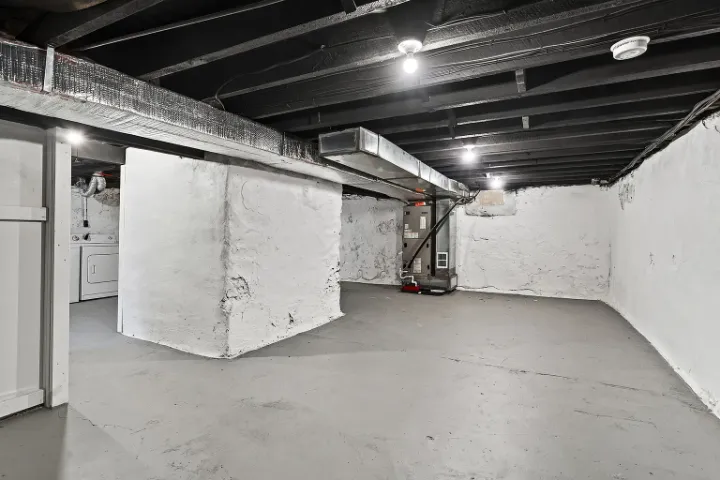 Full basement with air handler and insulated ductwork